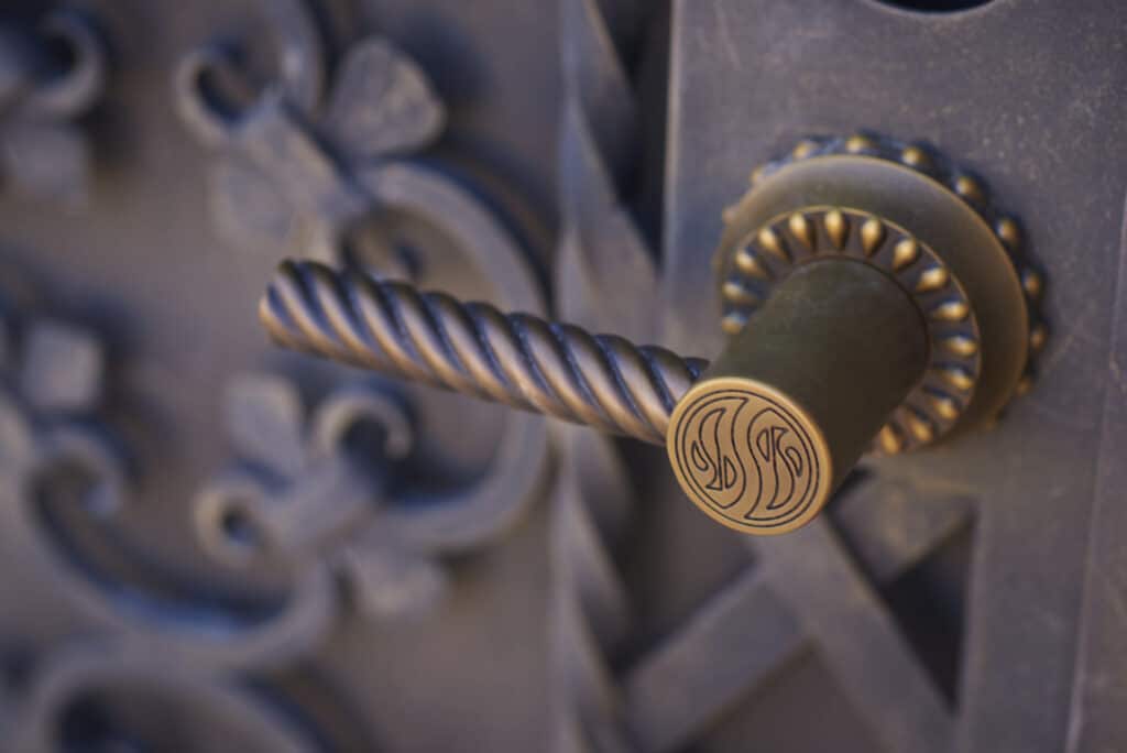 Eternity Grand Dummy Door Lever